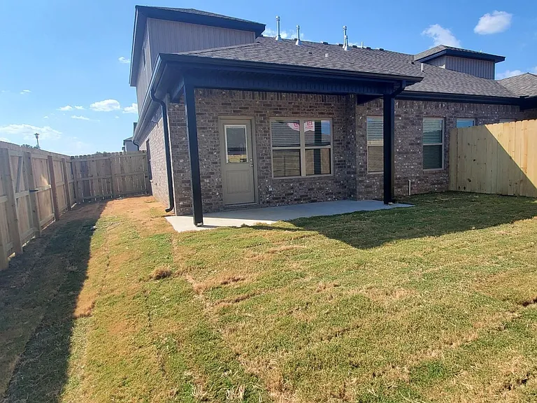462 Red Robin St — Photo 18