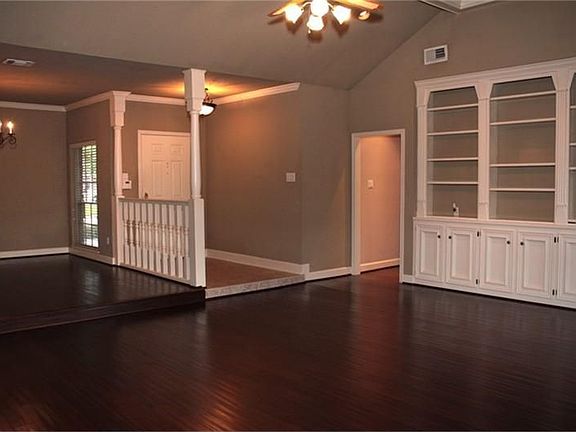 4th image of 11618 Taos Ln