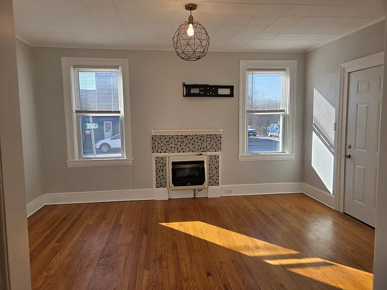 669 Pawling Ave #2 — Photo 12