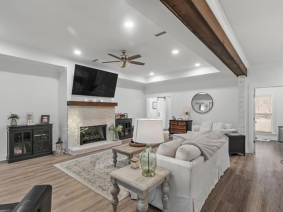 4th image of 102 Clarksdale Ct