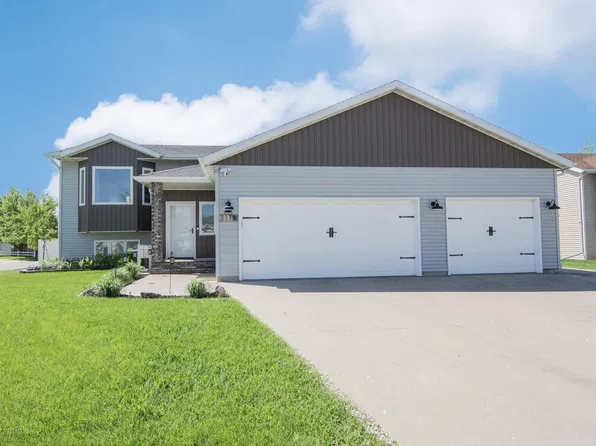 1113 5th Ave W, West Fargo, ND 58078