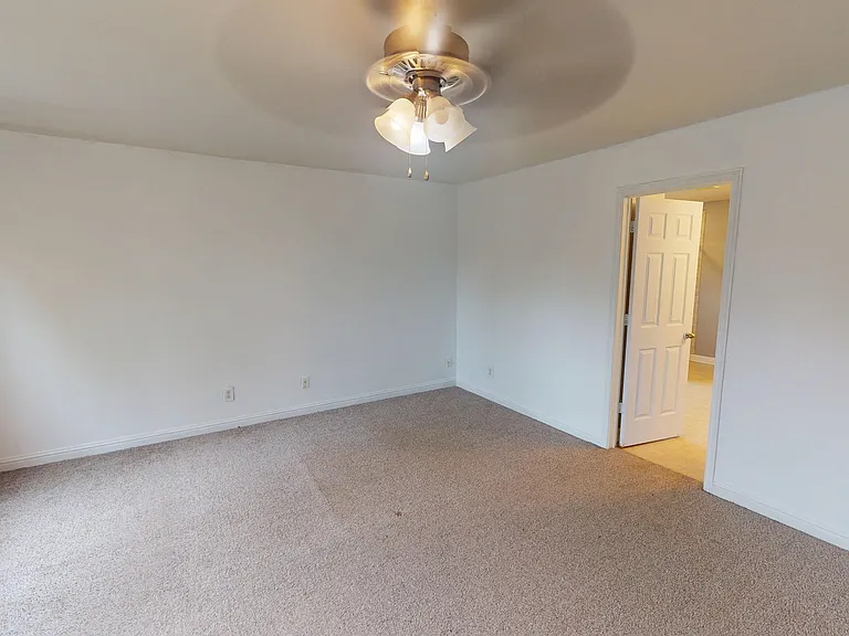 4209 Oak Pointe Dr — Photo 8