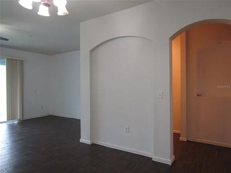 3108 Wentworth Ln — Photo 8