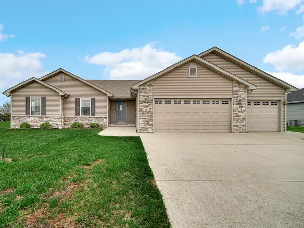 168 S Meadow Ln, Wheatfield, IN 46392