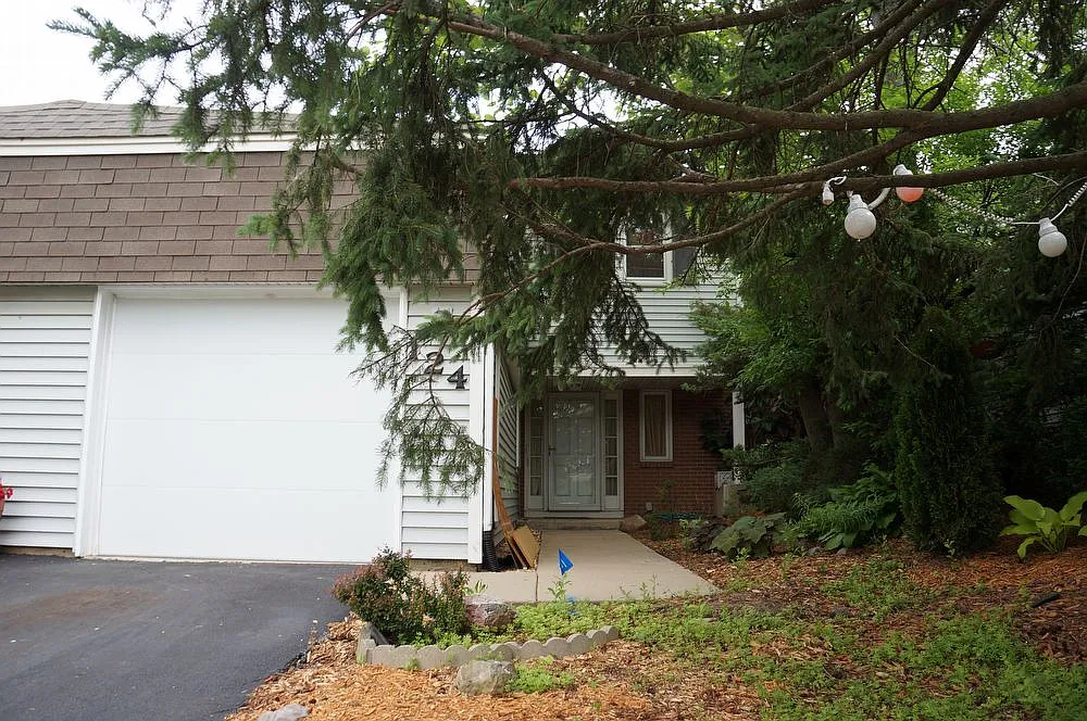 124 Leslie Ln photo 1