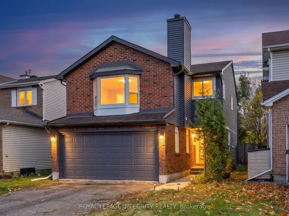 83 Saddle Cres, Ottawa, ON K1G 5L3