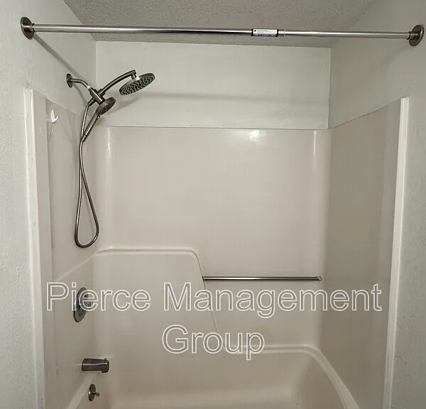20 Wolf Rd E #108 — Photo 10