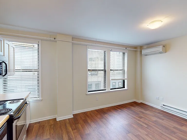The Ashley Apartments — Photo 16