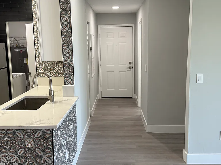 2516 Grassy Point Dr #312 — Photo 5