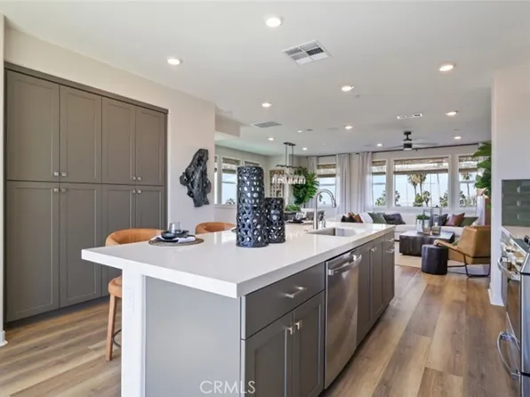 1665 W Lincoln Ave Unit 105, Anaheim, CA 92801