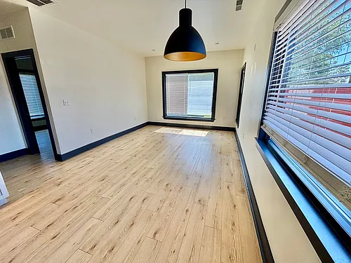 2510 Portland Ave #206 Photo 1