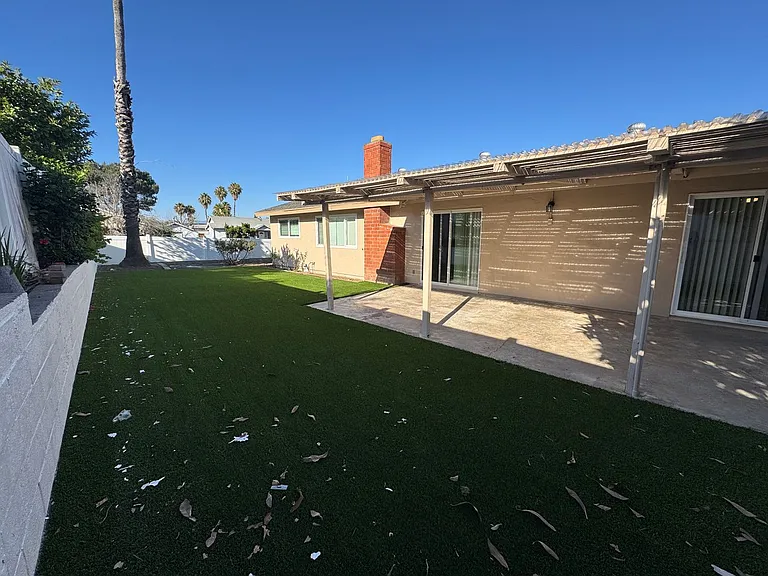 1058 Benjamin Pl — Photo 17