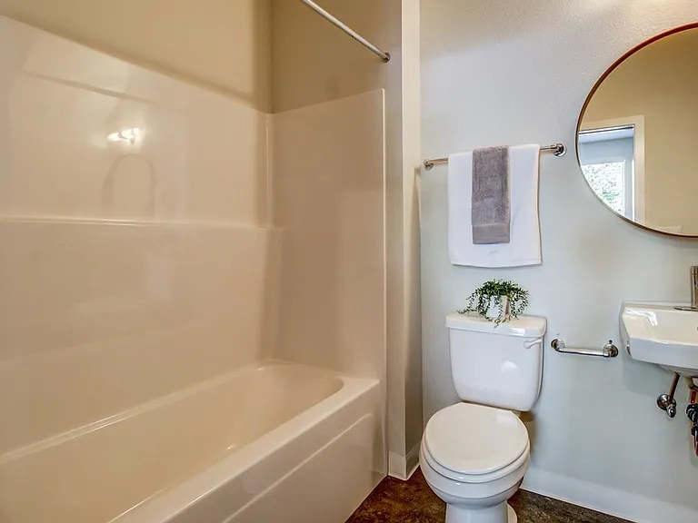 686 SE Spokane St #6 — Photo 12