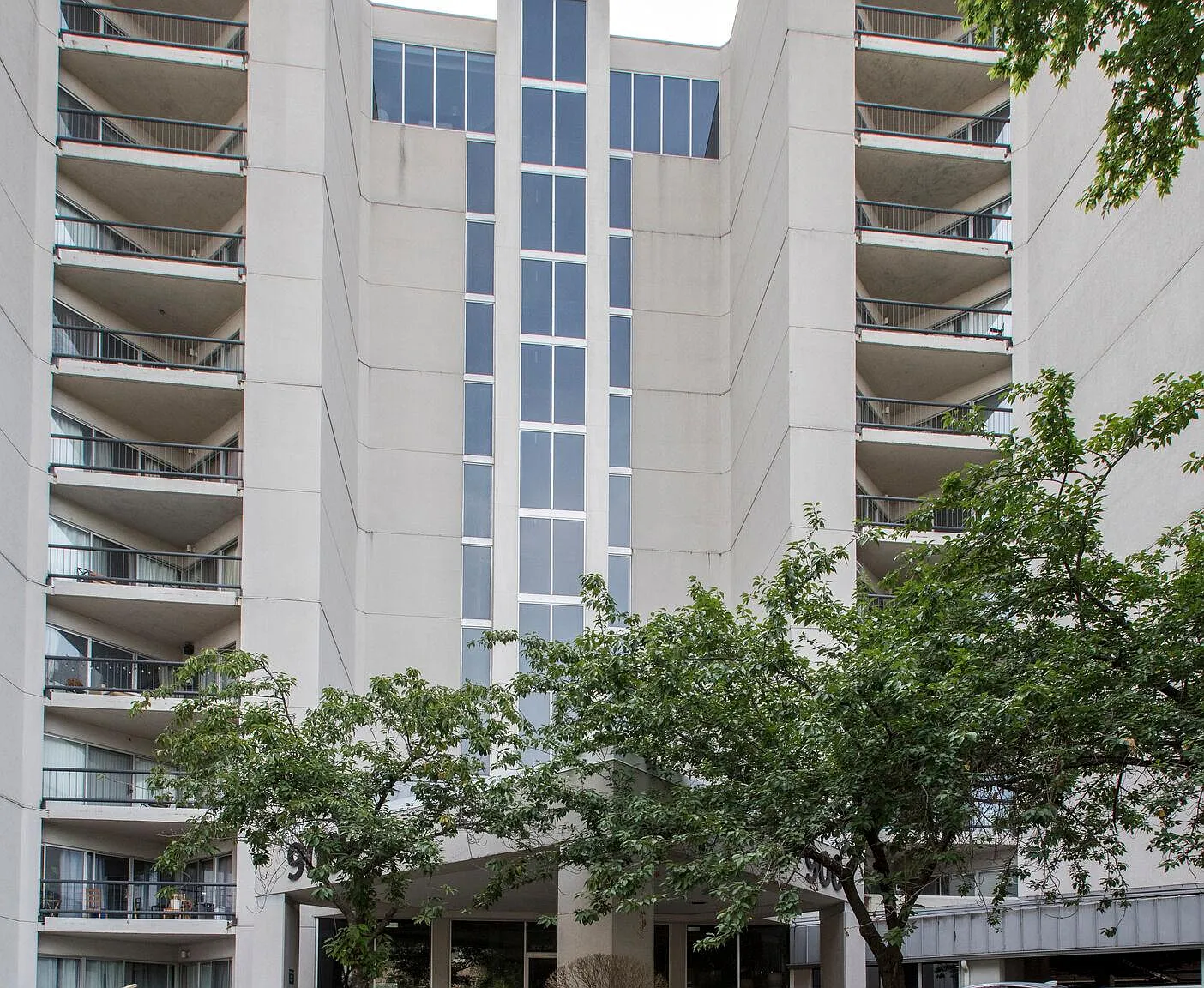 2 bed, 1300 sqft, $2,700 — Photo 2