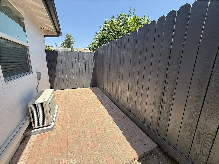 7017 Mary Ellen Ave — Photo 11