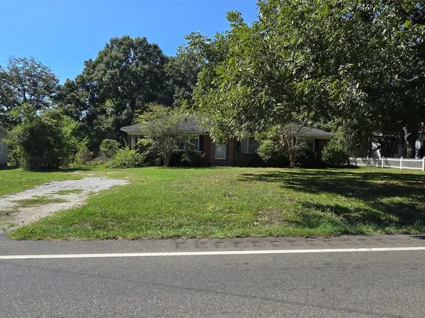 1015 Mesopotamia St, Eutaw, AL 35462