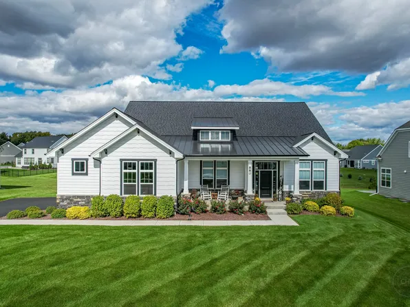 880 Hilldale Dr, Saint Charles, IL 60175