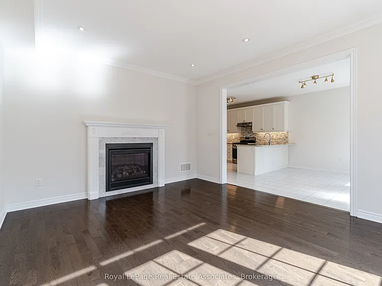 3172 Ernest Appelbe Blvd — Photo 11