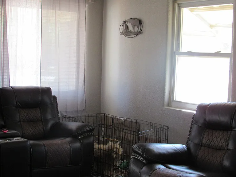 226 N Lennox St — Photo 4