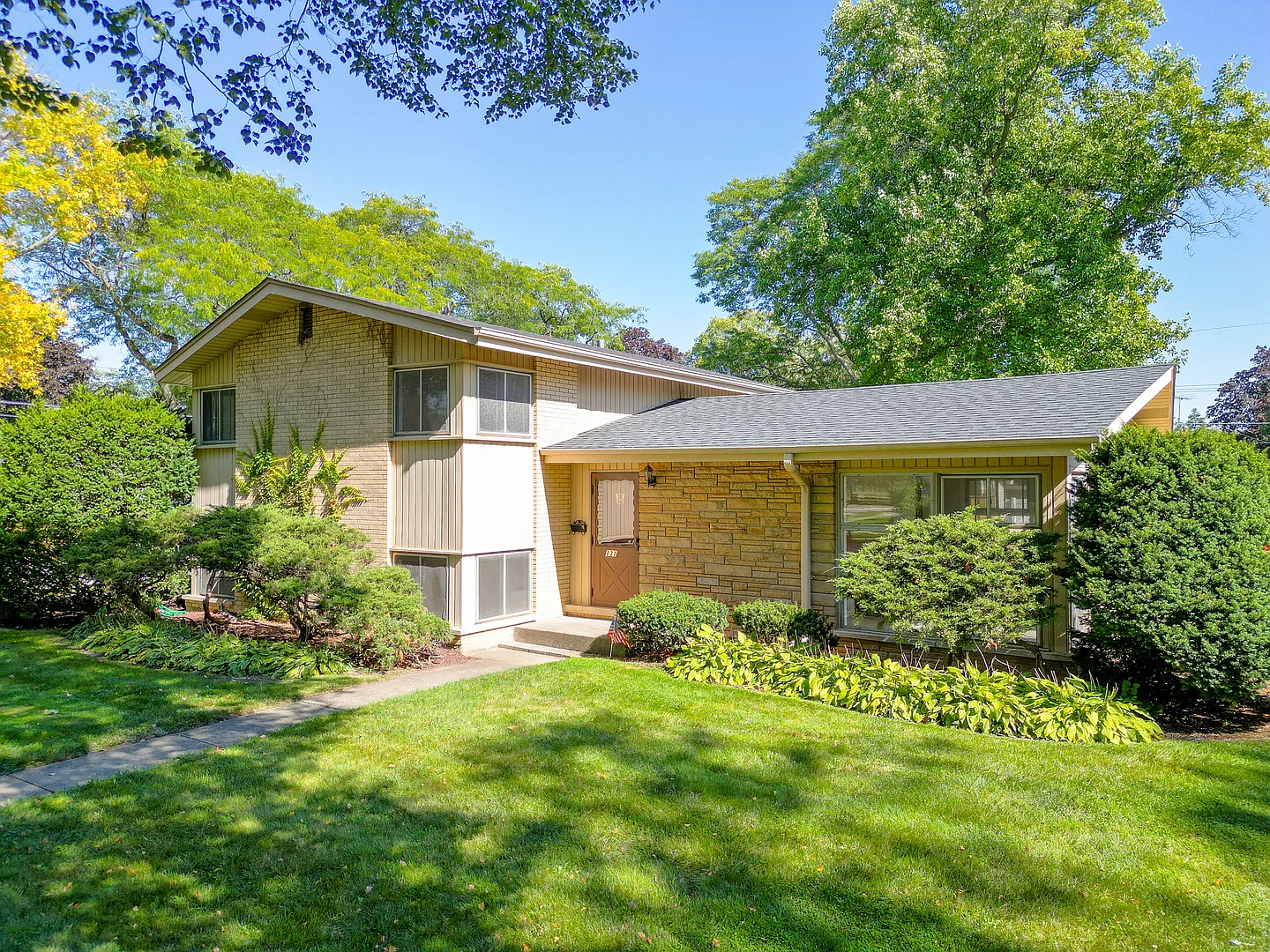 131 N Phelps Ave photo 1