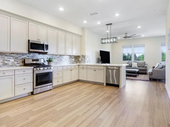 1661 Spring St #434, Davis, CA 95616