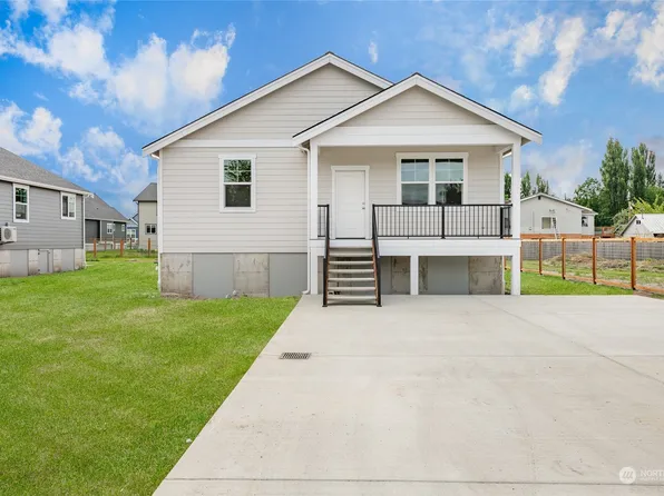 511 Second Street, Sumas, WA 98295