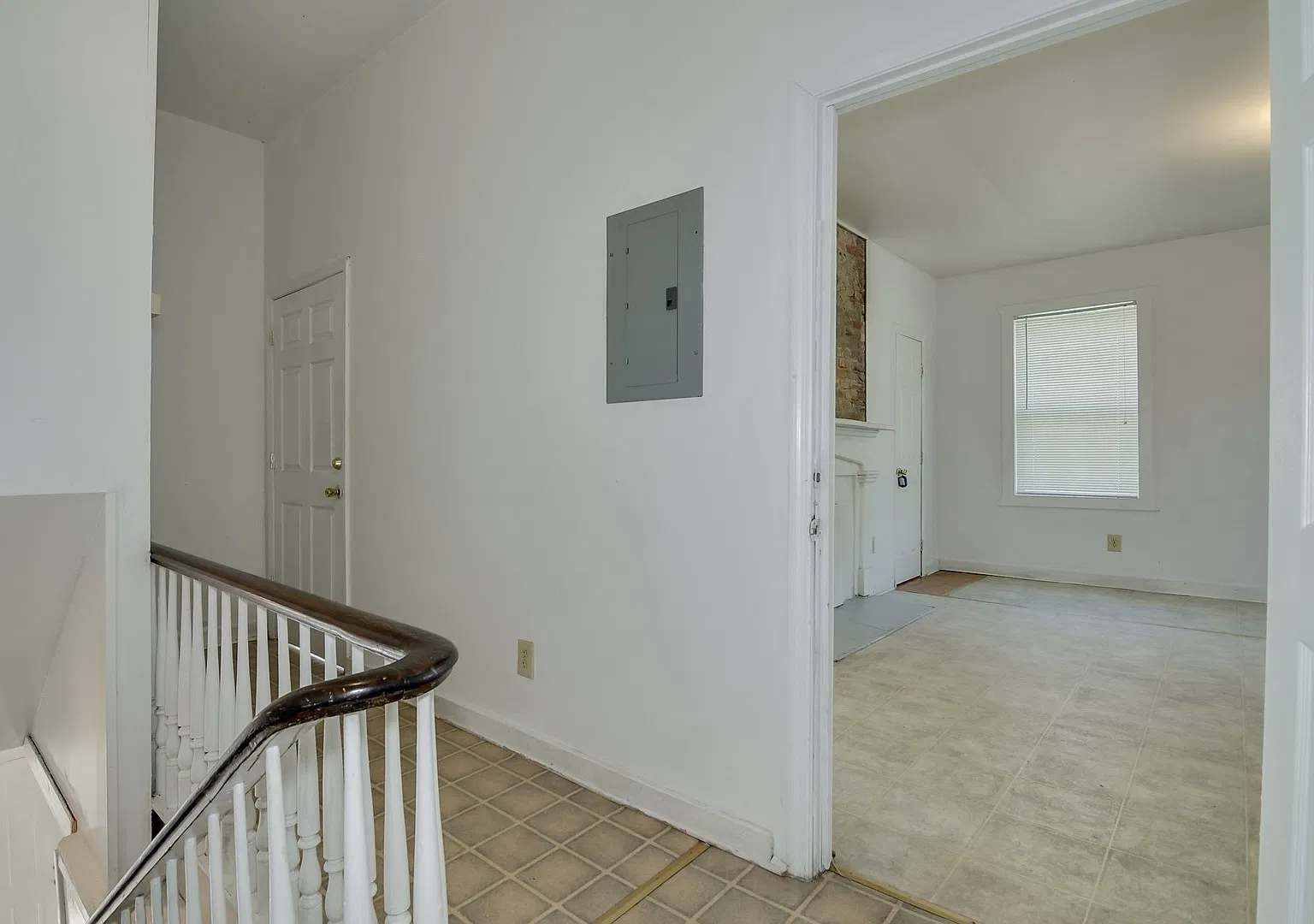 Watkins St 537 — Photo 4