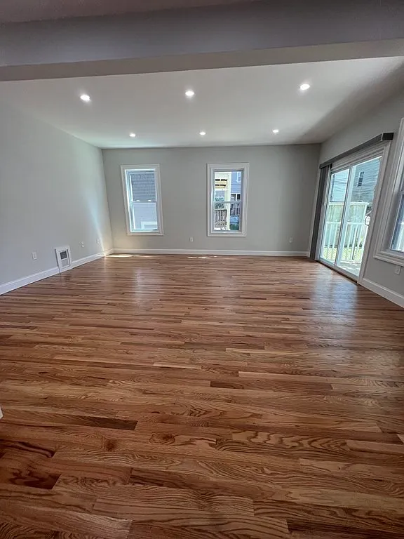 4 bed, 1200 sqft, $3,750 — Photo 3