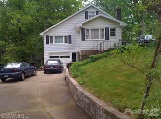 11713 Ford Point Rd, Plainwell, MI 49080