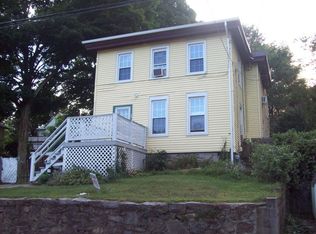 33 Pleasant St, Ansonia, CT 06401