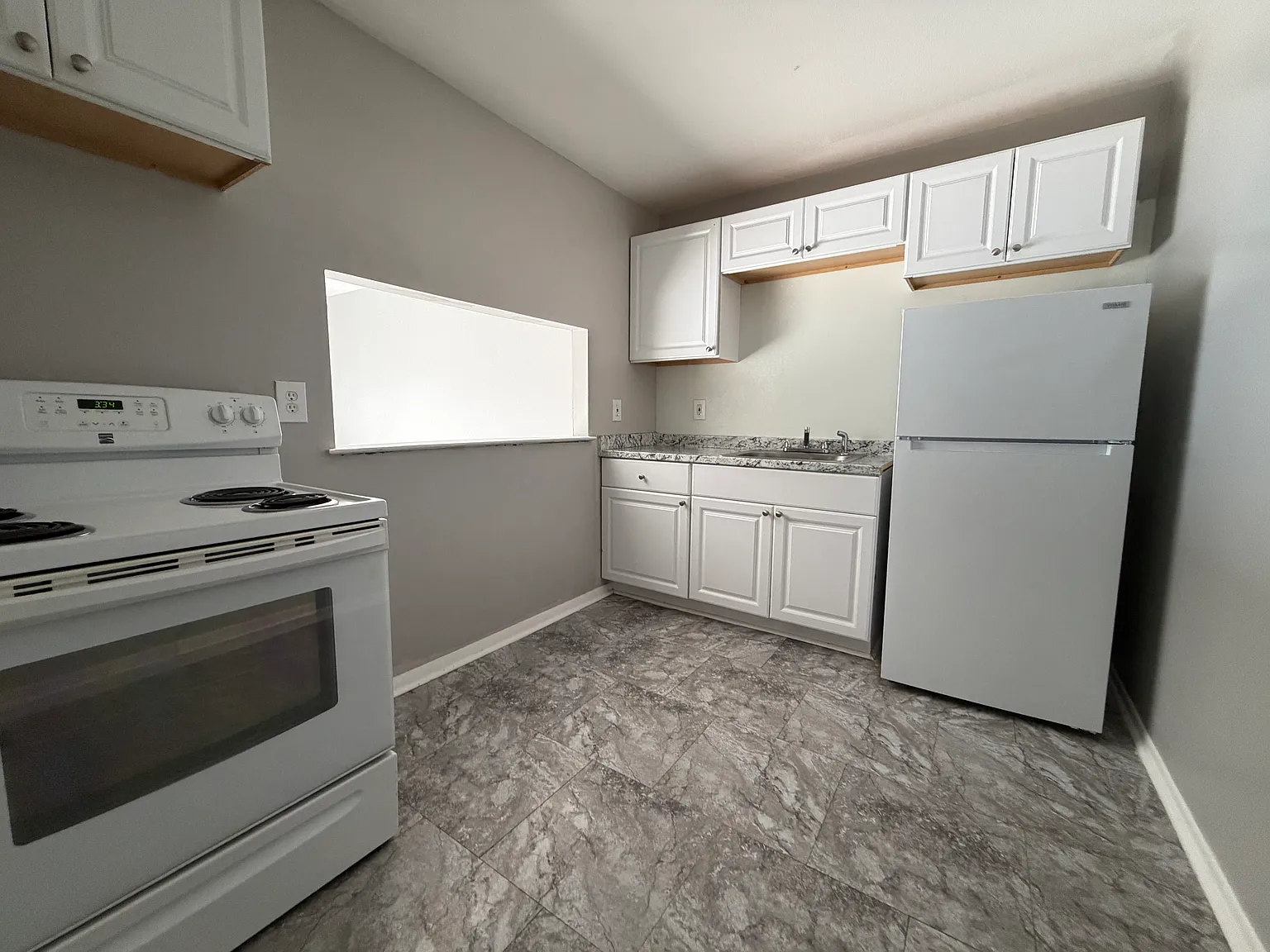 279A Oakville Ave — Photo 4
