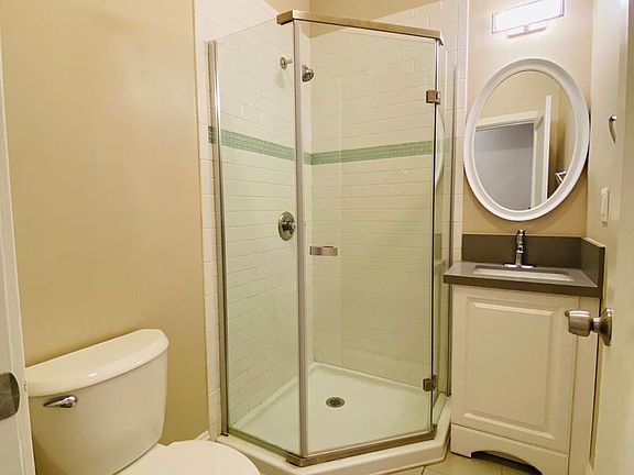 5th image of 2315 Telegraph Ave APT 7