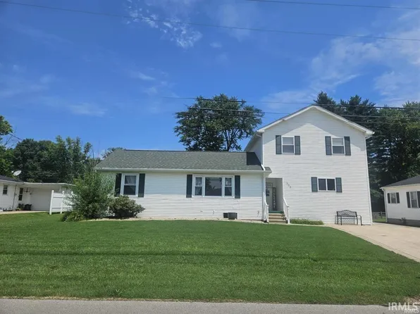 706 Brett Cabel Rd, Washington, IN 47501