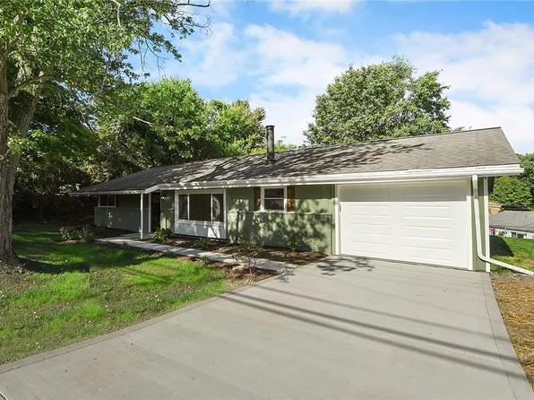 110 Hankey Farms Dr N, Oakdale, PA 15071