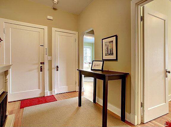 Rear entry from stoop