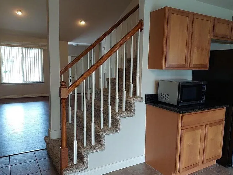 1115 Birchwood Dr — Photo 5
