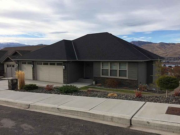 3rd image of 2846 N Breckenridge Dr