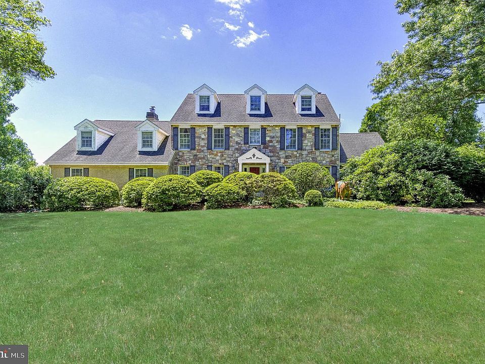 1st image of 24 Meadow Ln