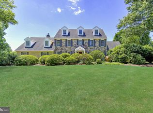 24 Meadow Ln, Pennington, NJ 08534