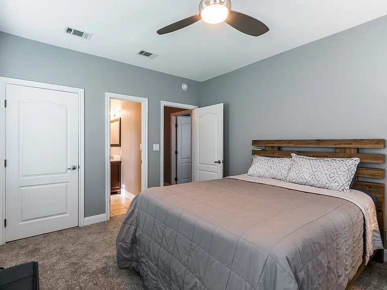 901 W Mary St — Photo 15