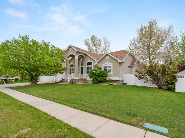 257 W Lakeside Dr, Stansbury Park, UT 84074