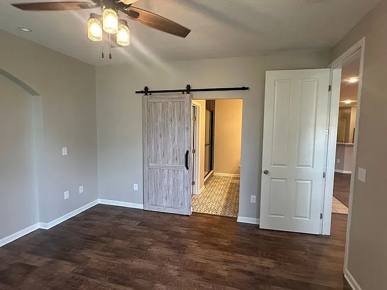 5353 Nottinghamshire Ln — Photo 9