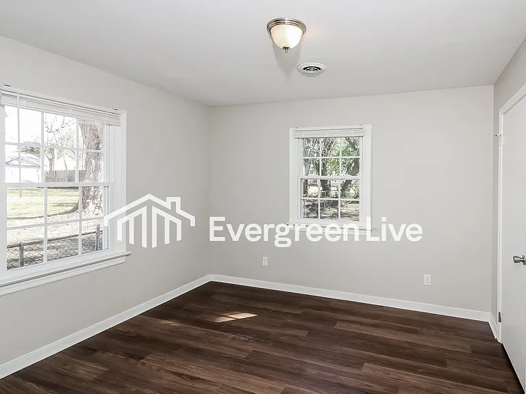 215 N Ivy Ave — Photo 11