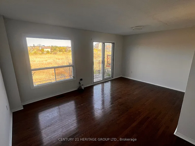 641 Walpole Cres #MAIN 2ND — Photo 6