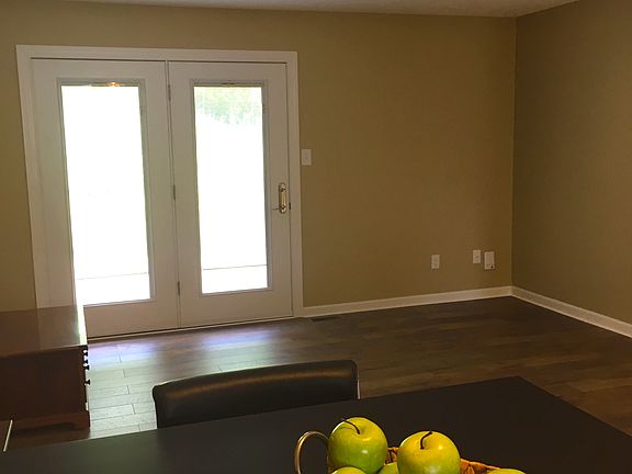 Living Room 12' x 15.5'