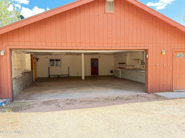 2097 Ranger Rd, Overgaard, AZ 85933