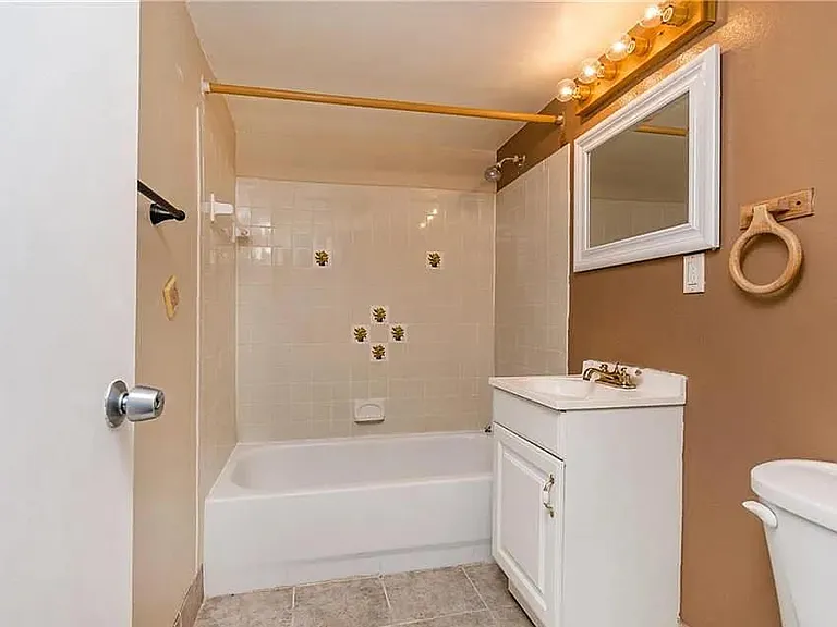 6117 SW 69th St #44 — Photo 4