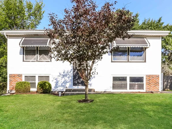113 Davis Ct, Bolingbrook, IL 60440