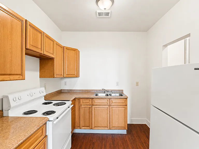 38 Tyler St #2 — Photo 9