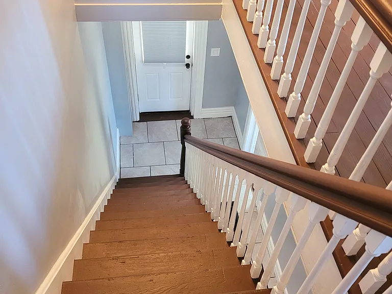 5 Powell Ave — Photo 33